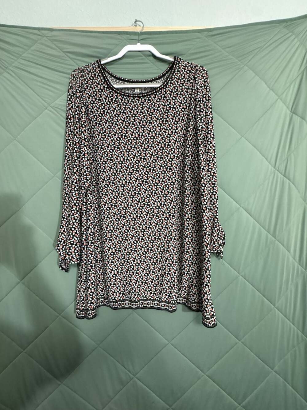 Max Studio Blouse Tunic Size 3X Black Floral Long Sleeve